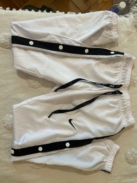 Бял панталон Nike