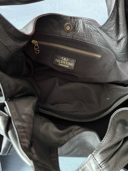 Дамска модерна кожена чанта VALENTINO