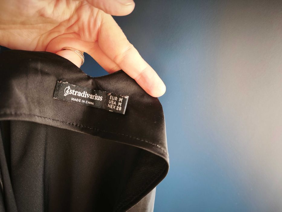 Сатенени рокли Stradivarius