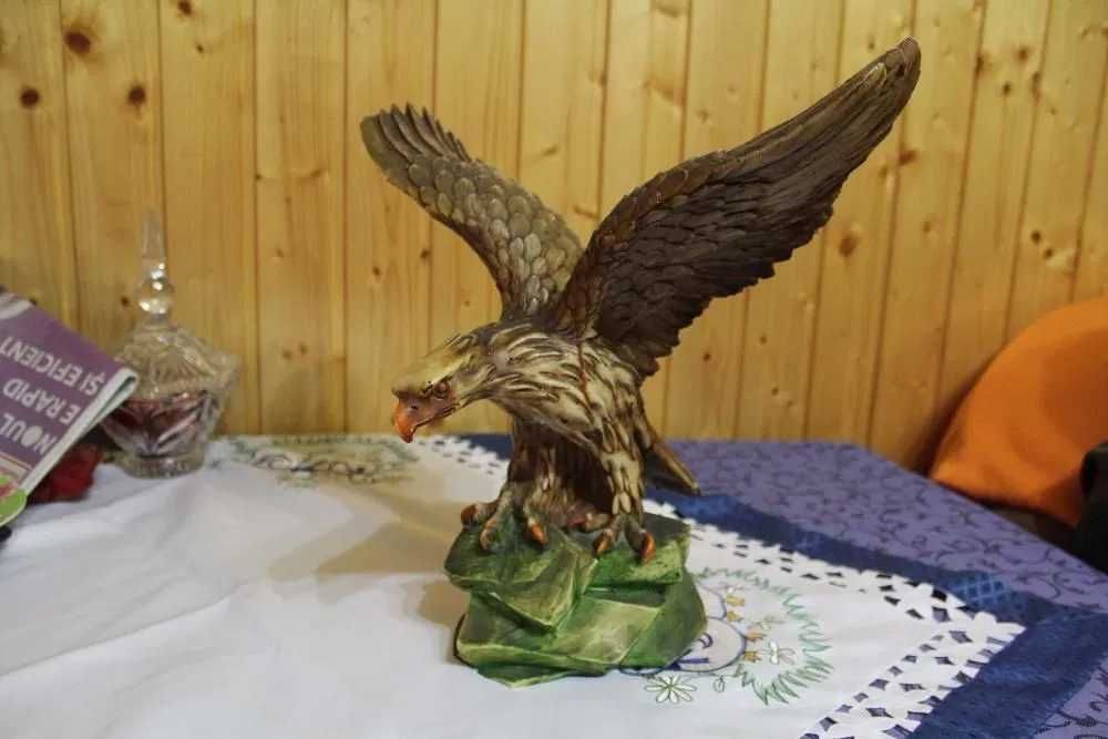 Lot vintage de 8 statuete diferite 8