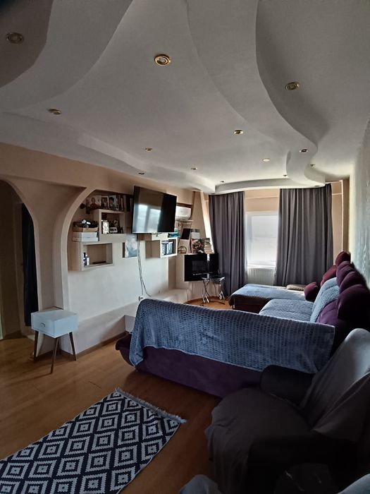 Apartament cu 4 camere de vanzare