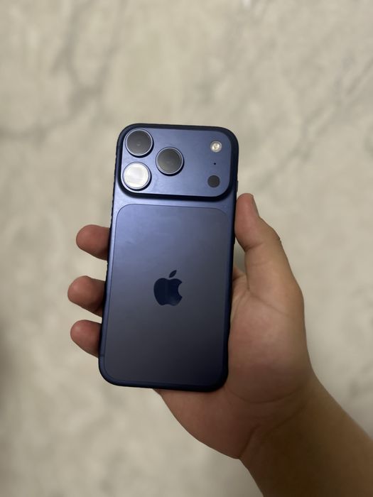 Продам айфон 17 pro esim.