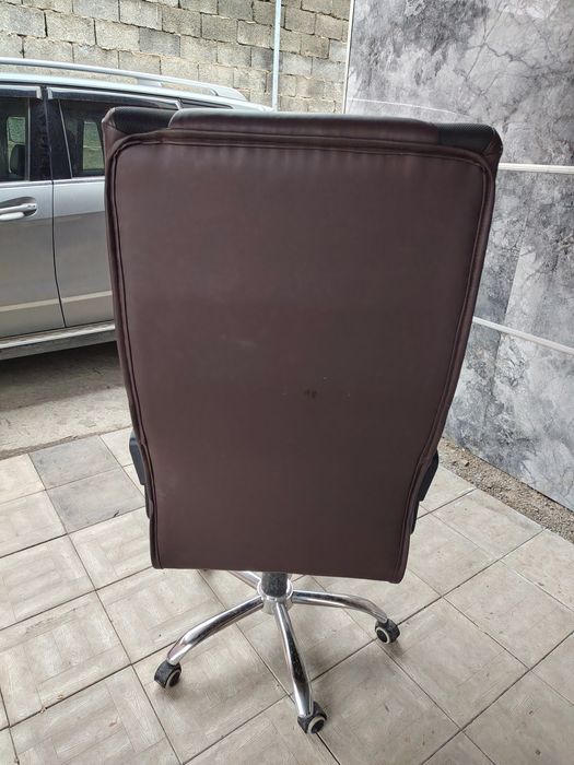 Срочно! кресло директора, в нормальном состоянии