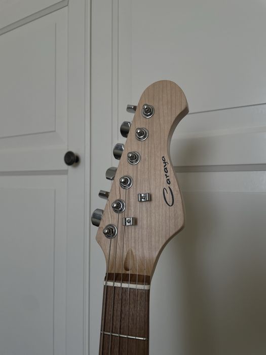 Электрогитара caraya с комбоусилителем гитара