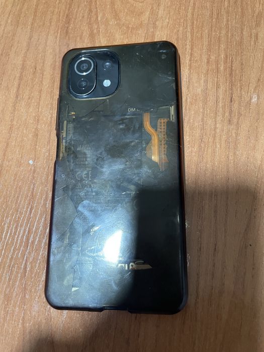 Продам телефон Mi 11