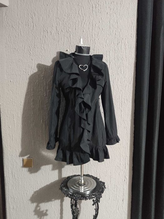 Trenci impermeabil pentru dimineți răcoroase