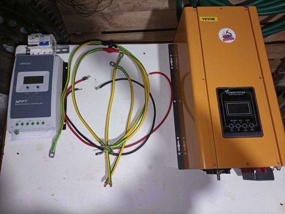 Kit fotovoltaic(Baterie,invertor,regulator incarcare)