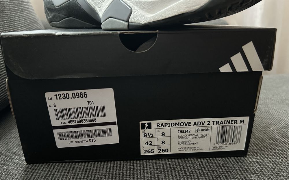 Маратонки Адидас - нови