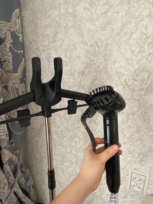 Паровой утюг (REDMOND)