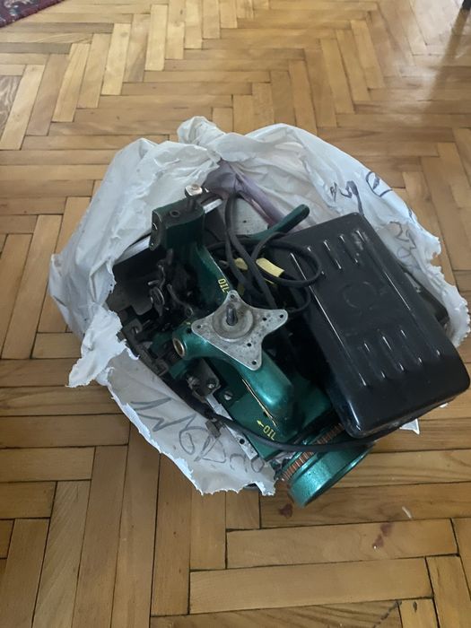 Оверлок не включаеться