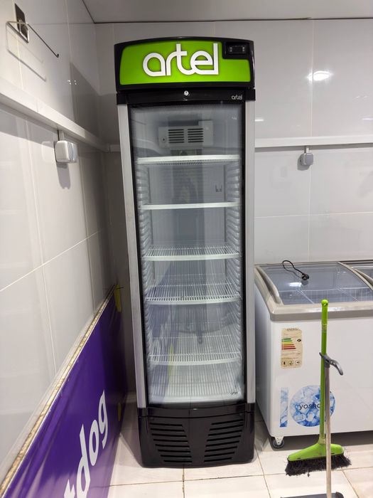 Витринный холодильник Artel HS 520SN