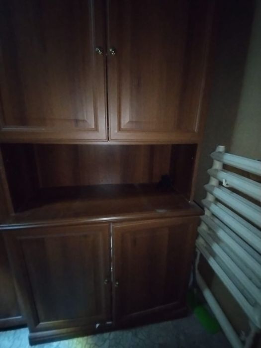 Продам шкаф дешево красное дерево!