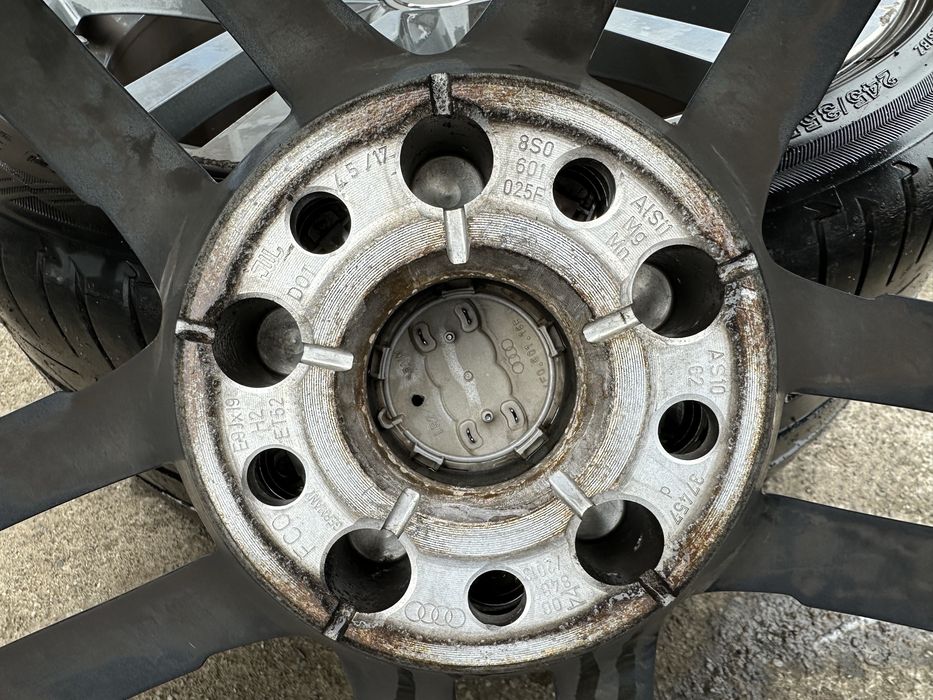 Jante / Roti Audi TT, TTS 8S : 245 35 19, 8S0601025F, ET 52, 9J