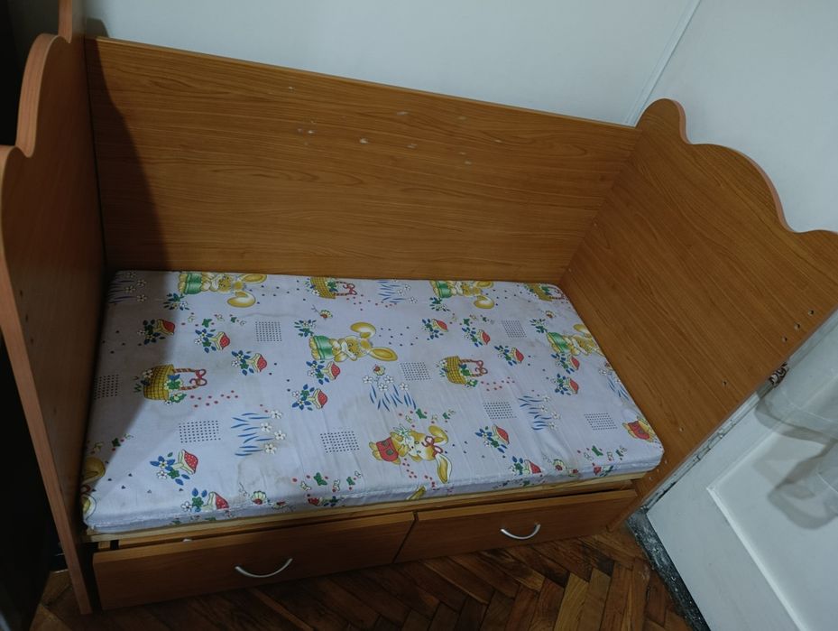 Бебешка кошара с преграда