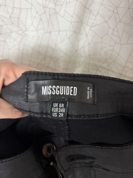 Pantaloni imitatie piele missguided