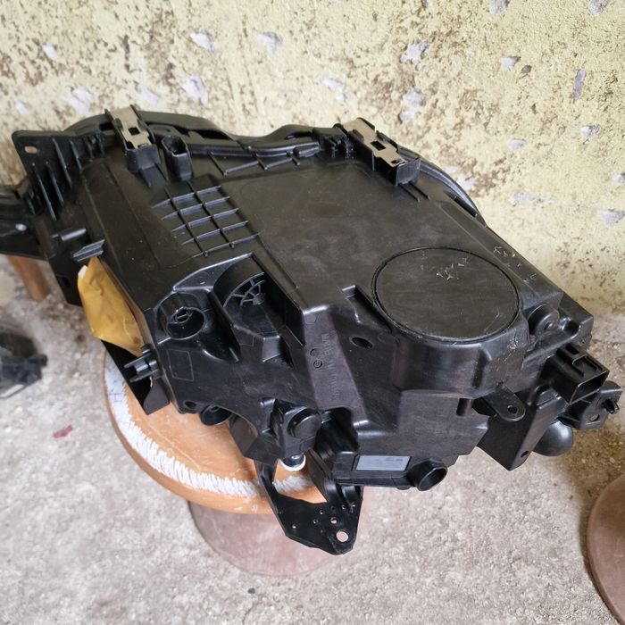 Volvo XC60 2021 ляв и десен фар