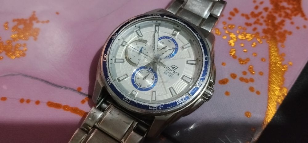 Часы наручные Casio Edifice. Потёртые.