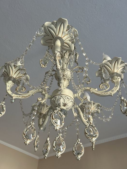 Продам дорогую люстру