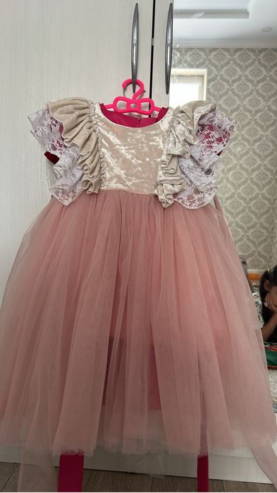 Девочкам платья по 7000тг