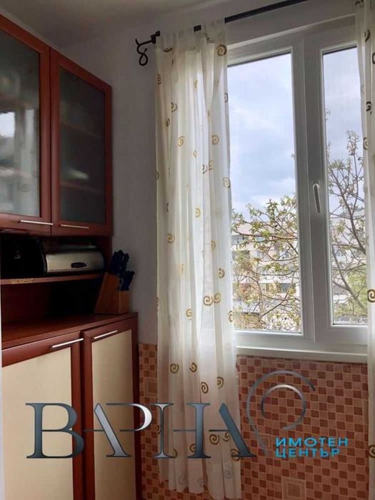 Тристаен на ТОП локация - Левски