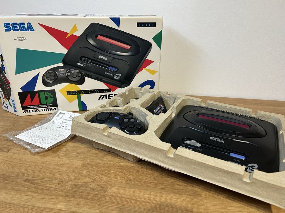 SEGA Mega Drive 2 original, import din Japonia — set complet in cutie originala!