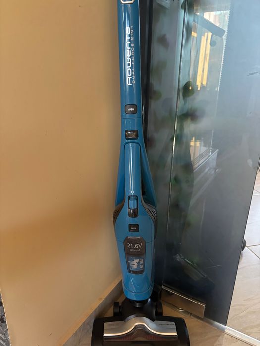 Вертикална прахосмукачка Rowenta 2 in 1
