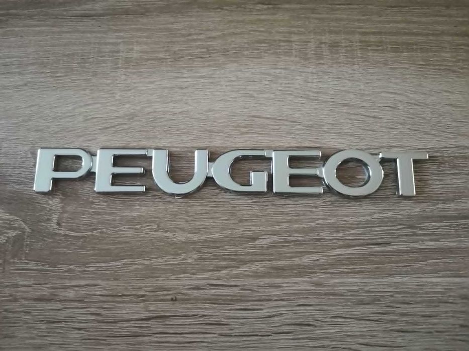 сребрист надпис Peugeot стар стил