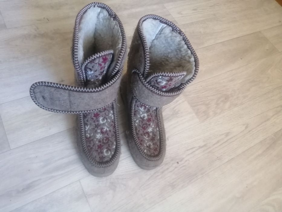 Войлочные угги , зимние, продам.