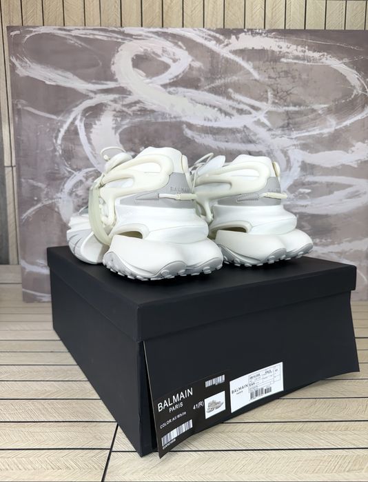 Balmain Unicorn Triple White