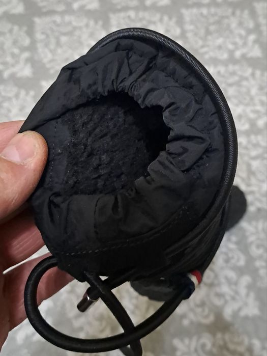 Ghete gisme copi moncler nr 26 stare perfectă fără defecte 300lei