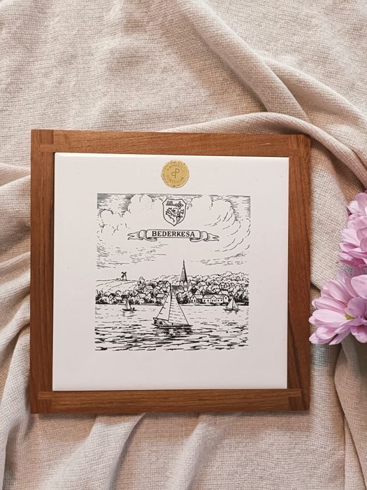 Placa ceramică: decor sau suport pentru vase fierbinți