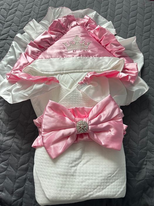 Портбебе в бяло с розово