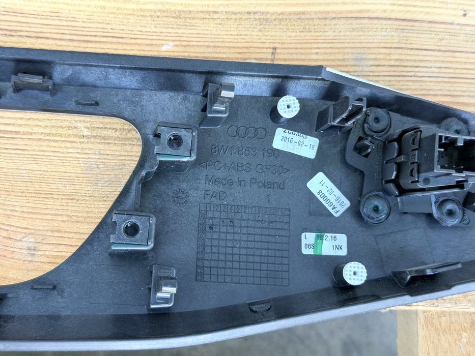 Интериорни лайсни AUDI A4 B9 8W1853190 8W1853189