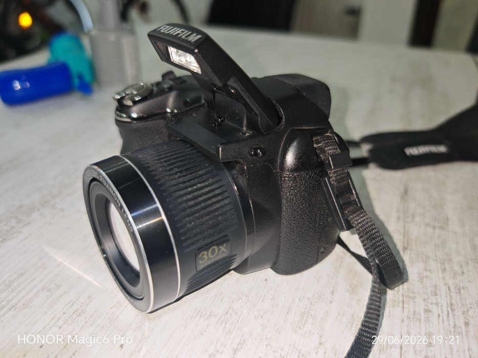 Fujifilm FinePix S 4000, camera foto digitala