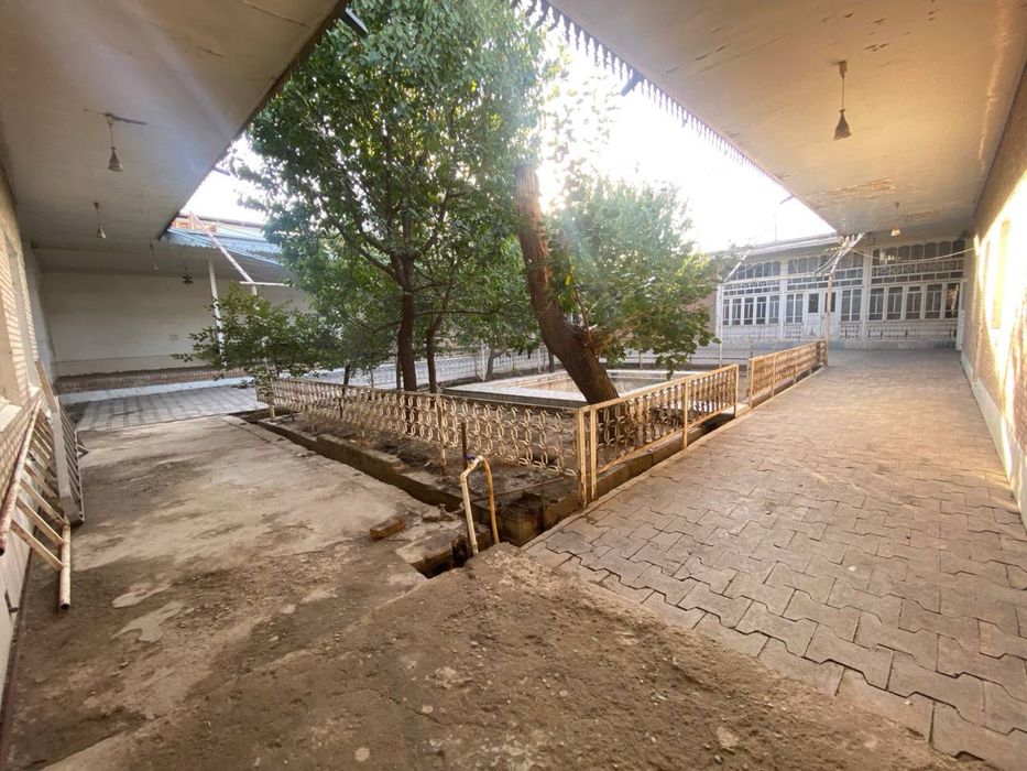 Продаётся дом 12 соток земли в центре города