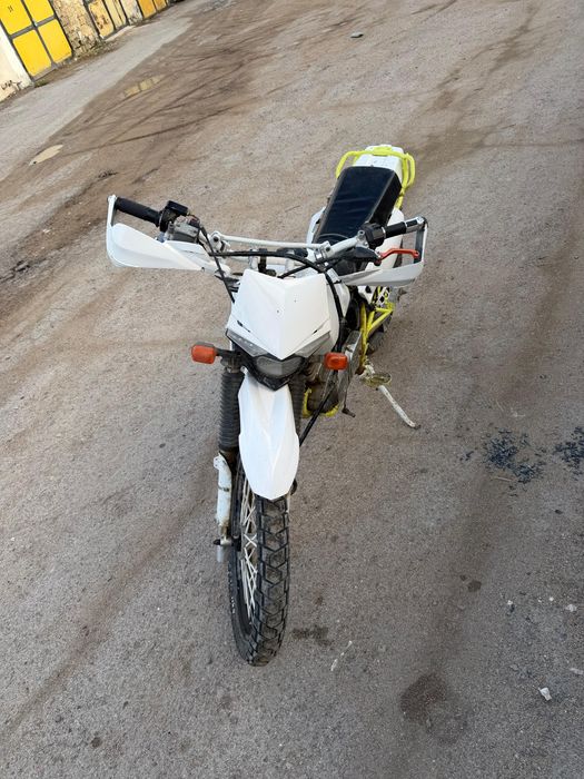 Suzuki Djebel 200