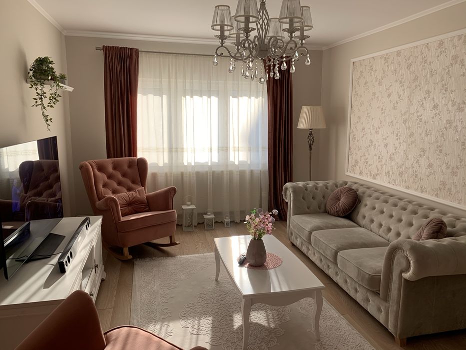 Vand sau închiriez apartament 4 camere /2 bai