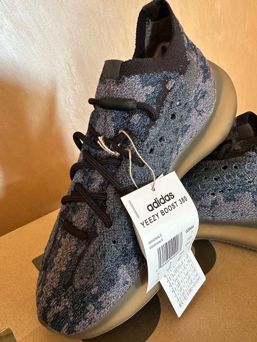 Маратонки adidas Yeezy boost 380