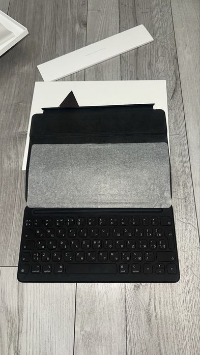 Ipad (9th Generation) WI-FI + Smart keyboard