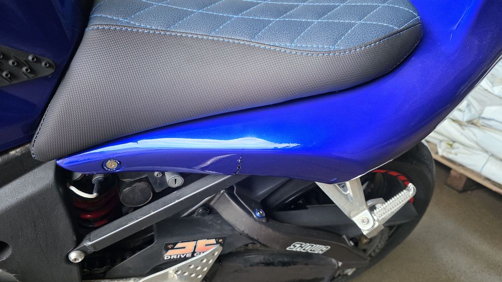Vând Yamaha  YZF R6