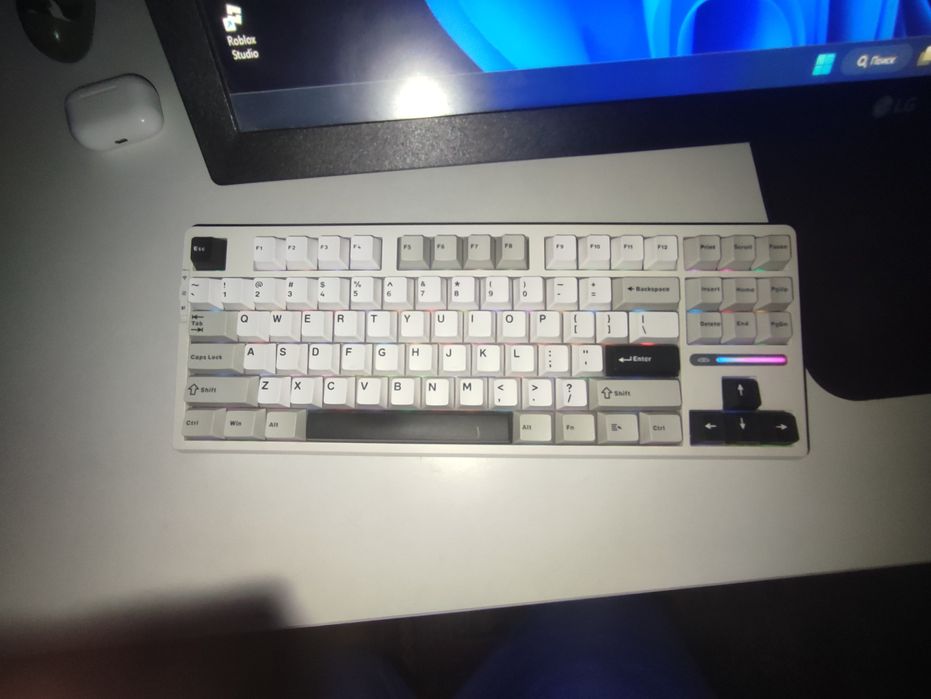 продам клавиатуру magegee light87