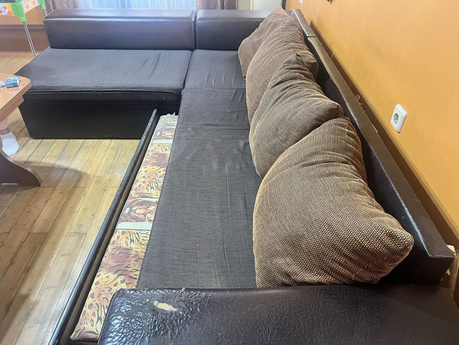 Разтегателен диван