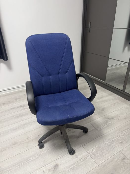 Scaun de birou albastru