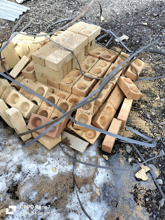 Продам огнеупорный шамотный кирпич, можно поштучно, новые остатки с п