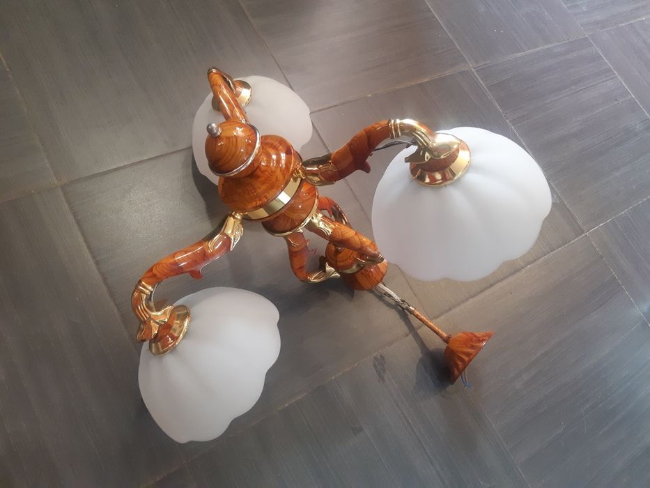 Продам люстру трёхрожковую бу