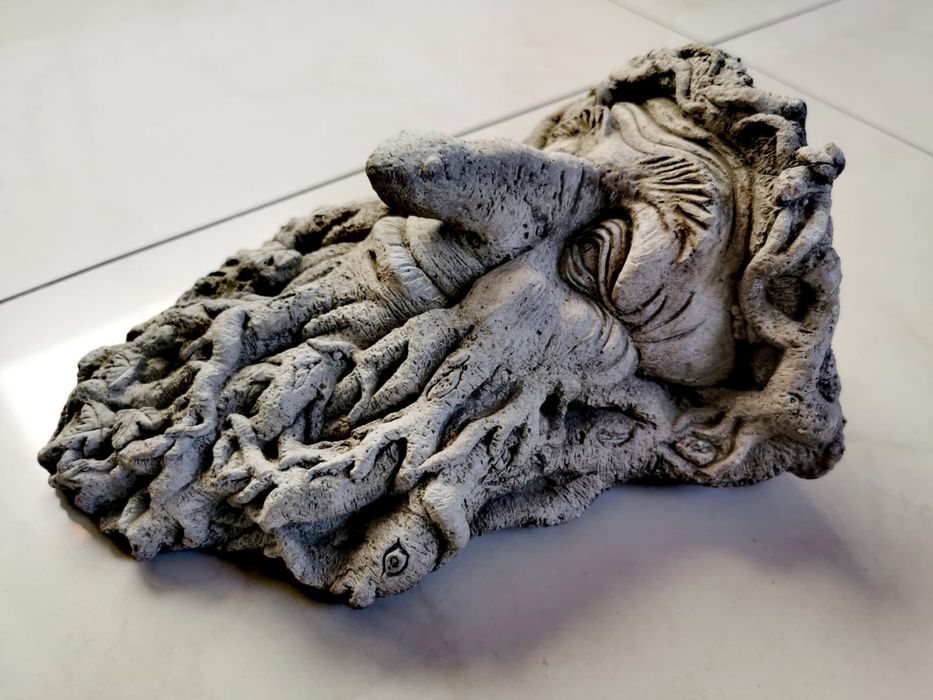 Антикварна глава скулптура фигура статуя горски дух зеления човек фавн