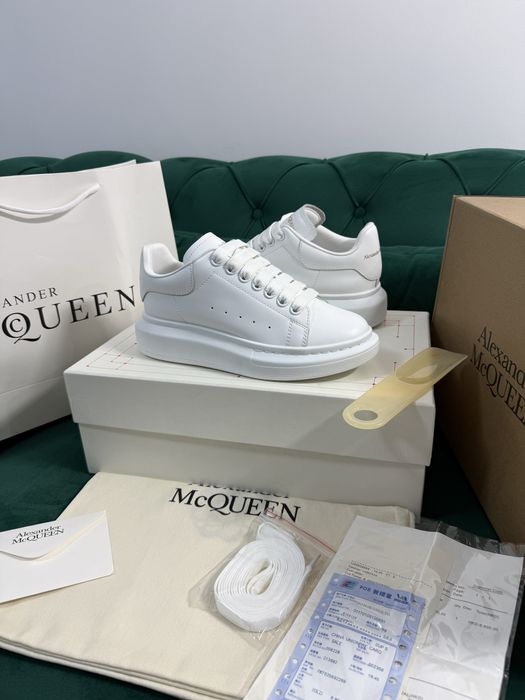 Adidasi Alexander McQueen piele naturala 100% Full Box colectie noua