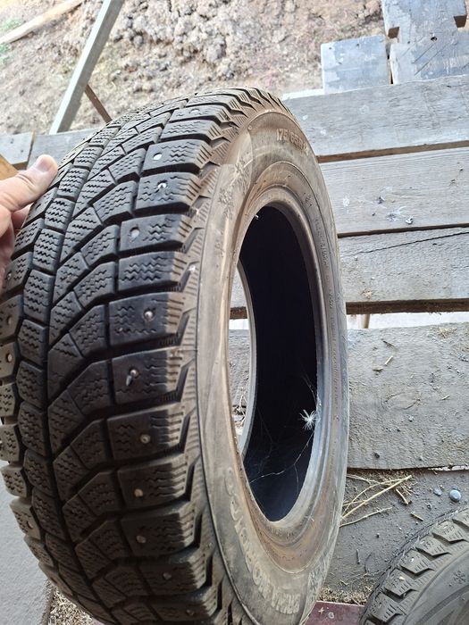 Срочно продам зимние шины