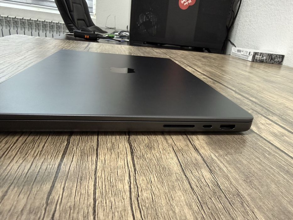 Macbook pro m4 16/512