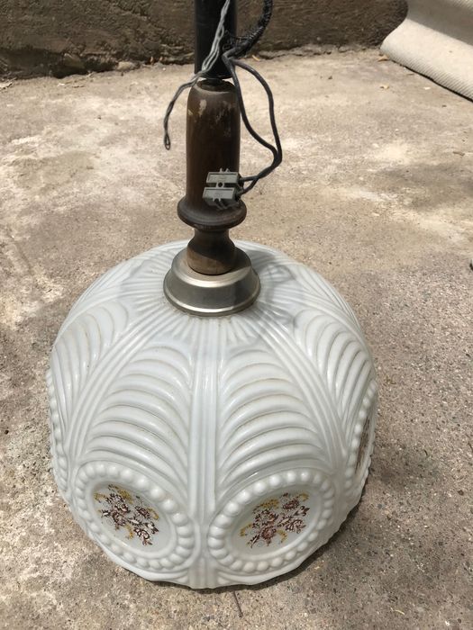 Продаю люстры для  зала, кухни  и балкона